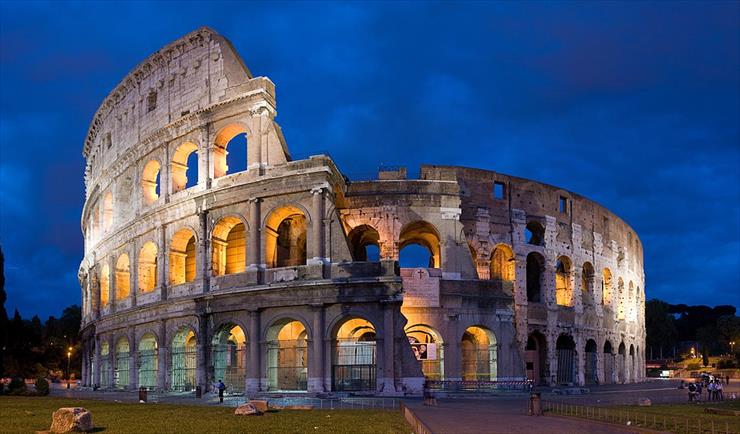 Rzym starożytny - kultura materialna, sztuka - obrazy - 1024px-Colosseum_in_Rome,_Italy_-_April_2007.jpg