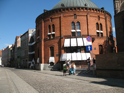 Toruń współczesny - franciszkanska_planetarium_116.jpg